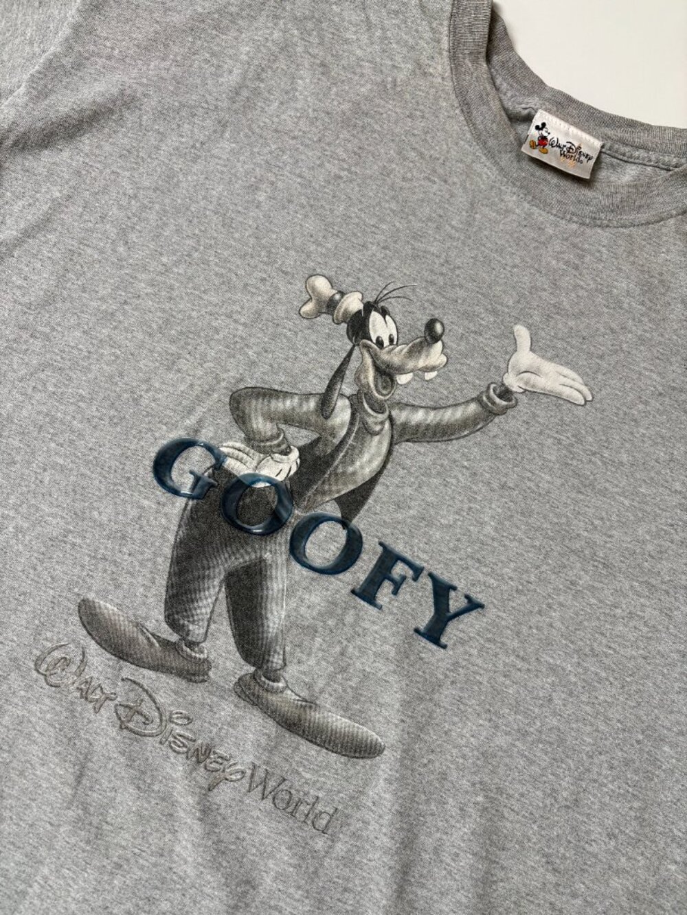 Walt Disney World Goofy 3D Rubberized Letters Heather Gray Men’s XL T-shirt